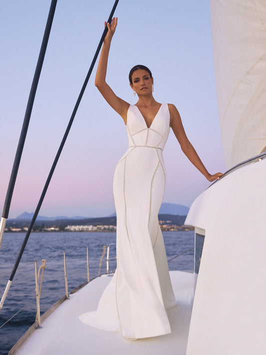 Pronovias Izara Wedding Dress - 2023 Joy Collection White Bridal dress size  6 - on Bride2bride