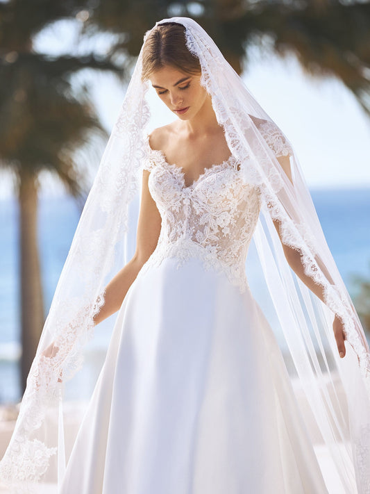 Edie Pronovias