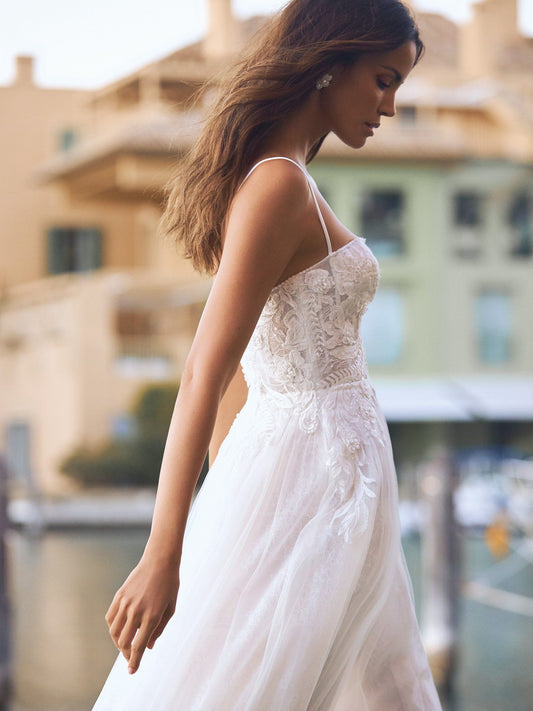 Imogen Pronovias